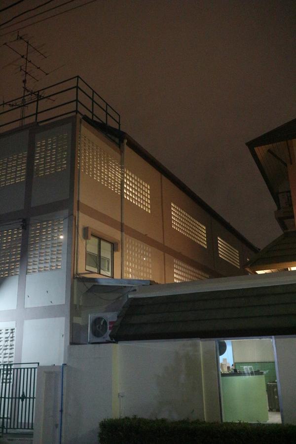 Morn-Ing Hostel Bangkok Exterior foto